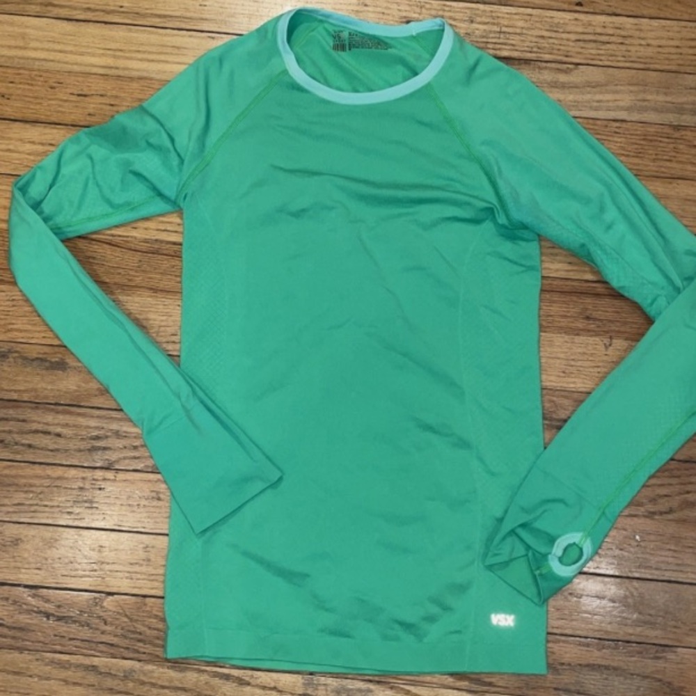 Victoria secret VSX long sleeve cutout in back medium
